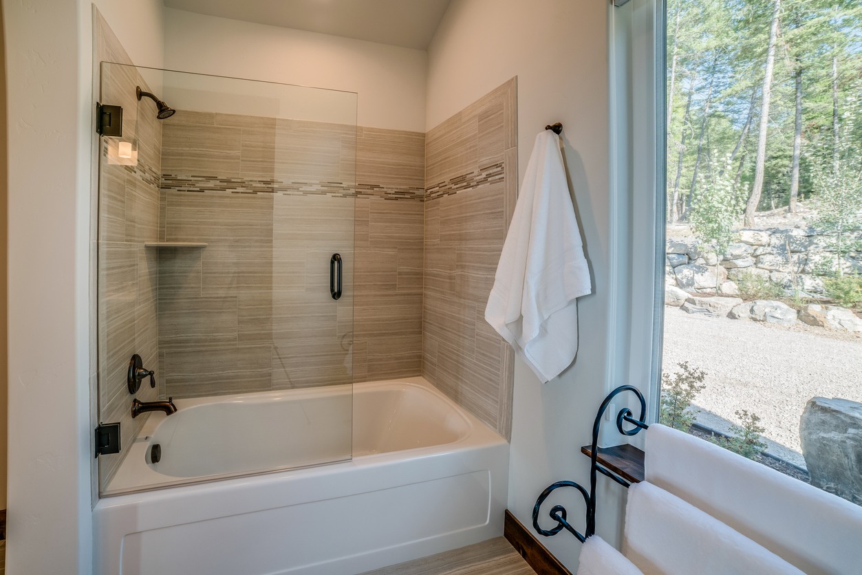 Shower & Tub Installation in Lawrence